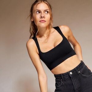 🖤 out from under black crop top